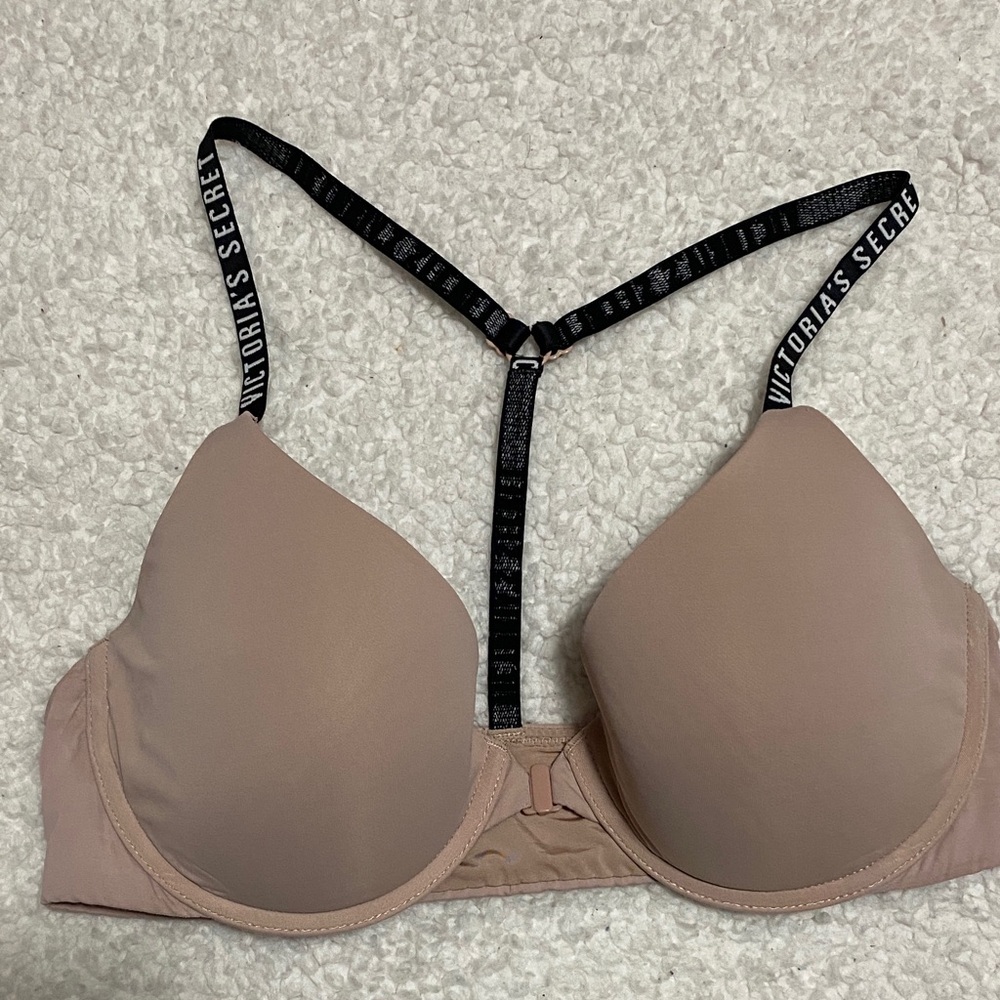 Victoria's Secret size 34C Nude colored Demi buste semi couvrant rehaussant